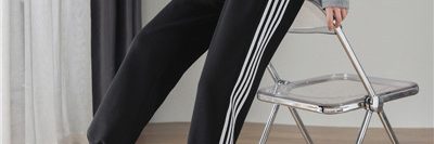 Straight sweatpants with striped sides for women (2)